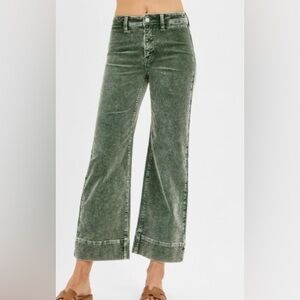 Risen Flared Corduroy Jeans